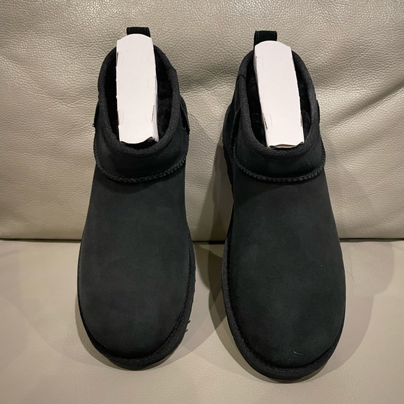 BNIB Authentic UGG Ultra Mini Black Size 8 Women’s - Picture 5 of 14